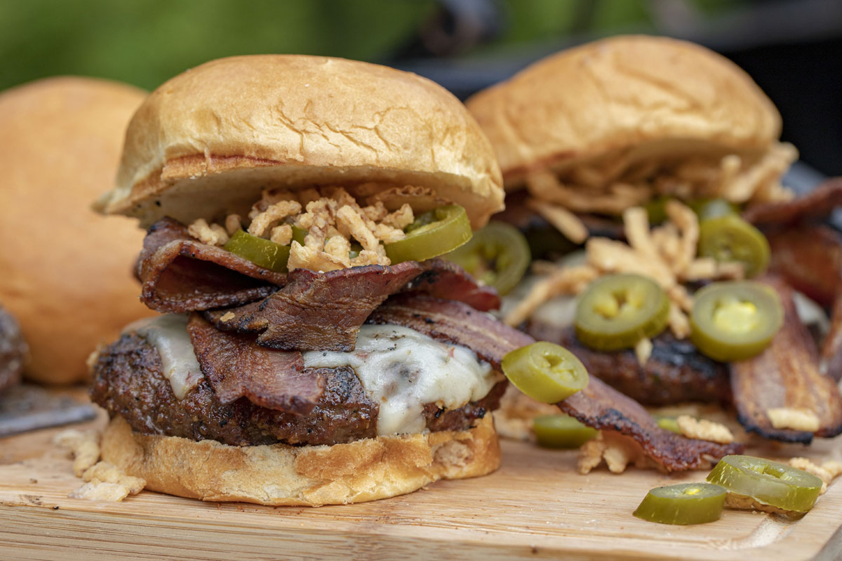 You are currently viewing PUTTING CONDIMENTS ON A BURGER MAKES ME SELF-CONSCIOUS